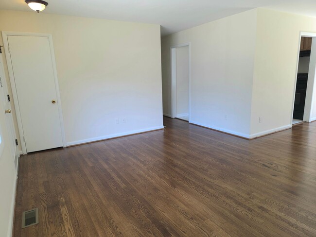 Building Photo - 87 Kendall Dr