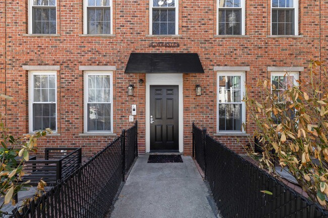 Building Photo - 47 Washburn St