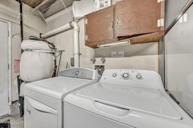 Building Photo - 1490 Foster Dr