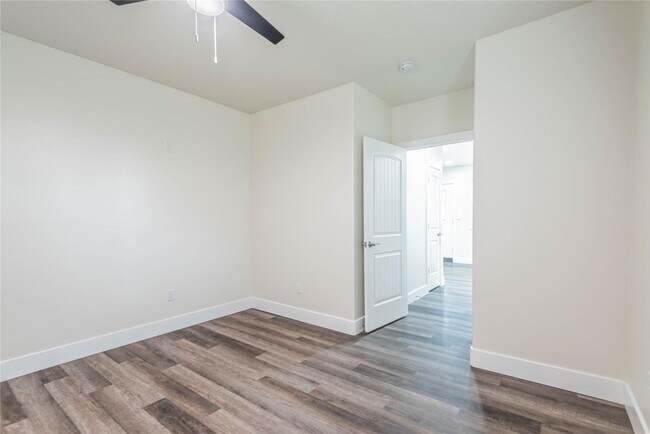 Building Photo - 6003 De Moss Dr
