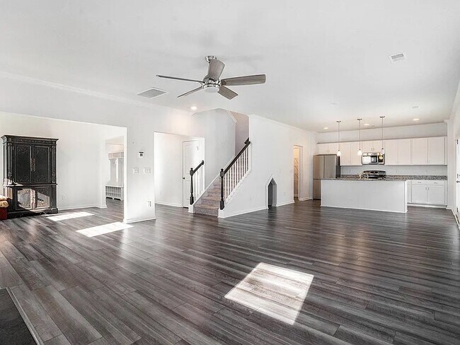 Building Photo - 294 Torslanda Ln