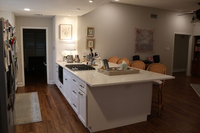 Building Photo - Overton Park home for Lease
