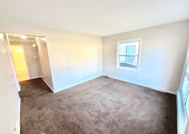Building Photo - 11260 Fisher Ave
