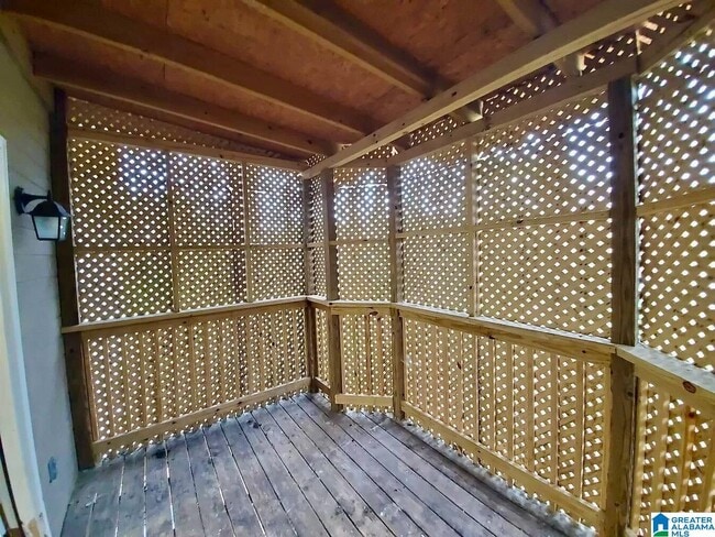 Building Photo - 620 15th Ave NW