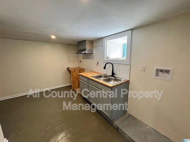 Building Photo - 2725 23rd St SW