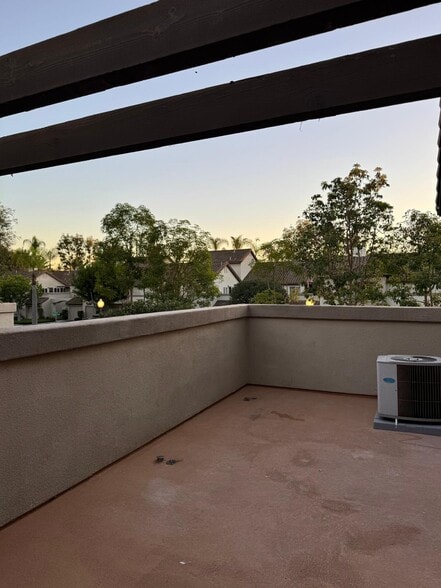 Building Photo - 27533 Calinda