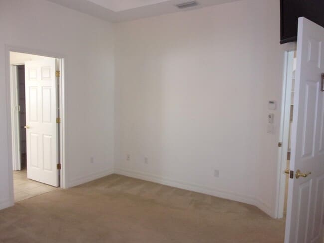 Building Photo - 512 Boxwood Pl