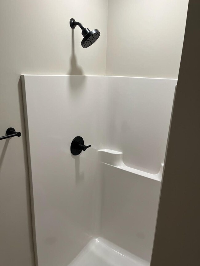 Building Photo - 37 Alex Dr