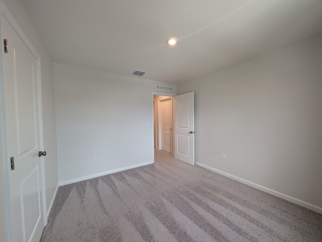 Building Photo - 2056 Kentucky Rd