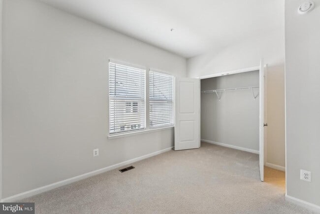 Building Photo - 6018 Beake St