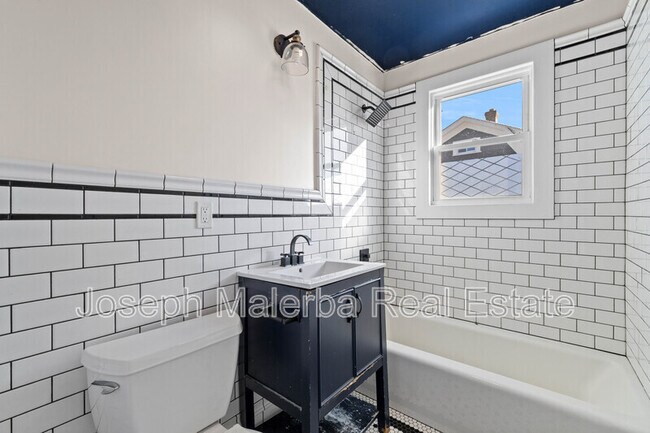 Building Photo - 95-97-97 Ashland St