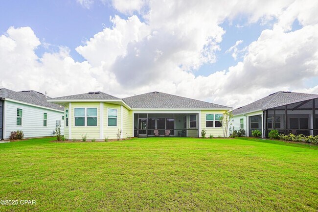 Building Photo - 9431 Paradise Dr