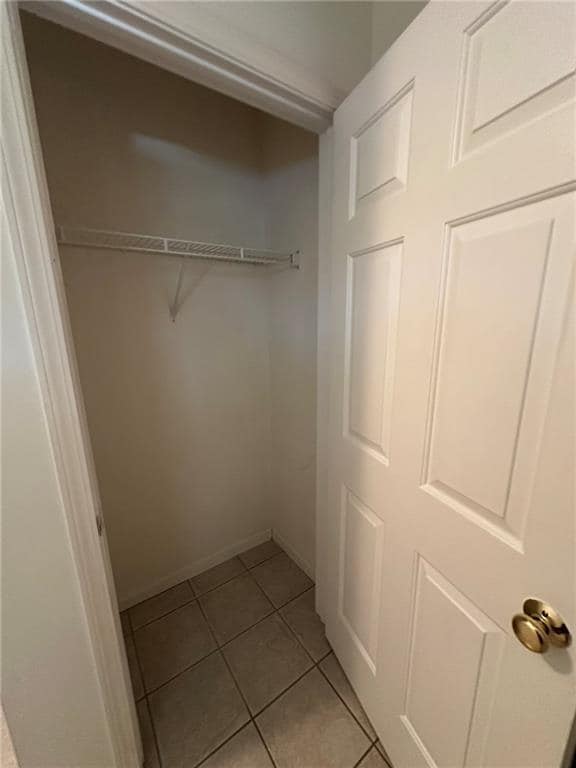 Building Photo - 3985 Hidden Hollow Dr