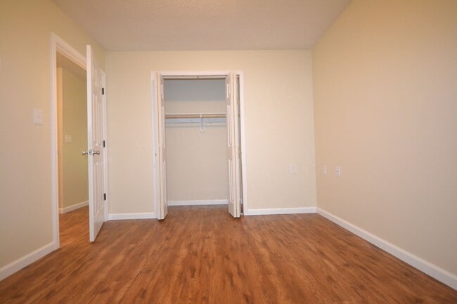 Building Photo - Sommerfield Apartments