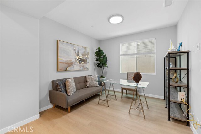 Building Photo - 136 Modjeska