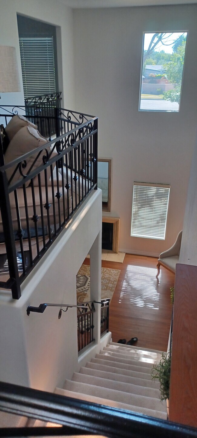 Staircase - 6022 Evenhaim Ln