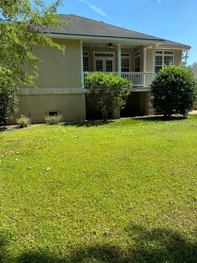 Building Photo - 56 Greyfield Dr