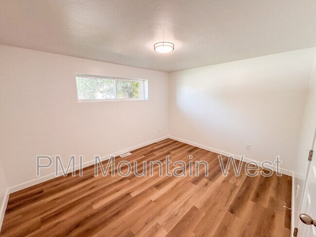 Building Photo - 1356 S 1000 W