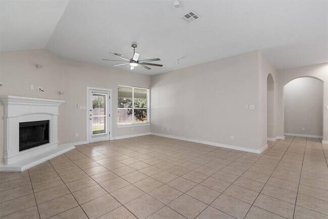 Building Photo - 19604 Moorlynch Ave