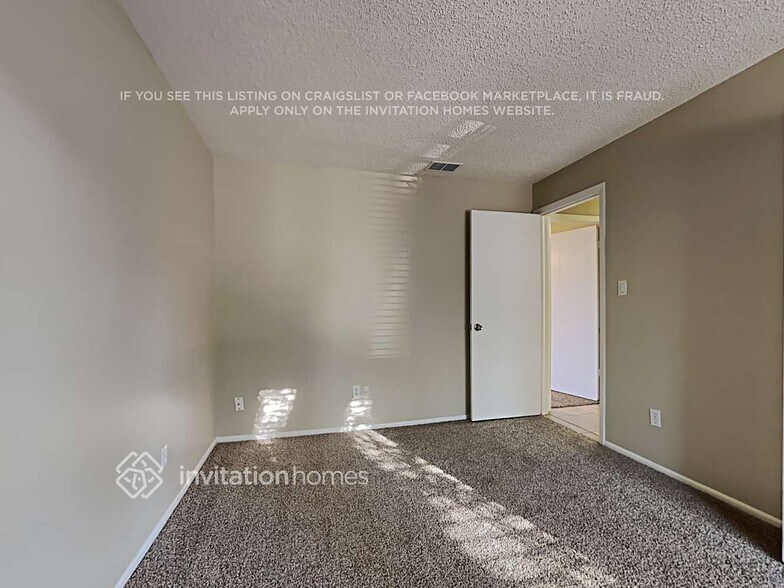 Building Photo - 509 San Marie Ave