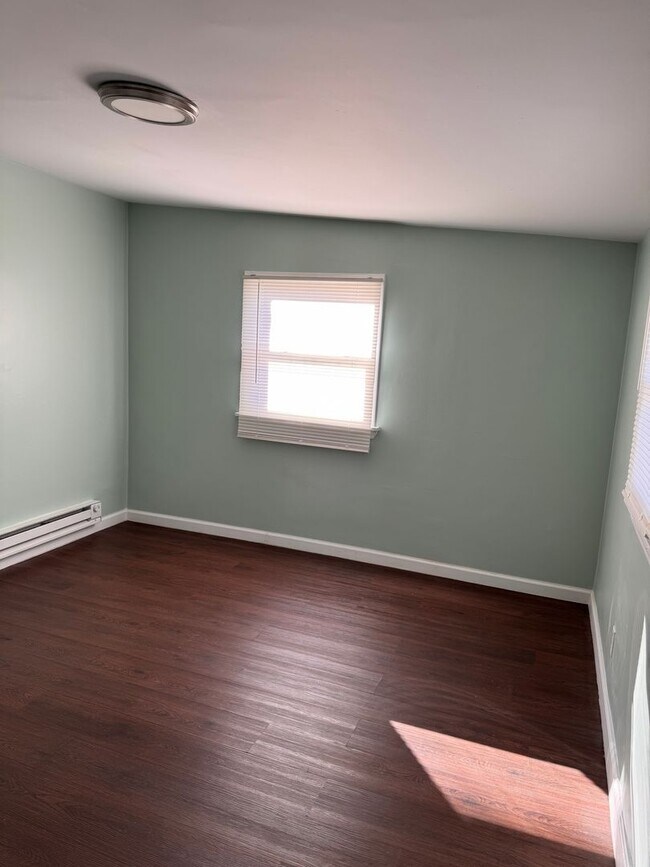 Building Photo - 13 McKinley St