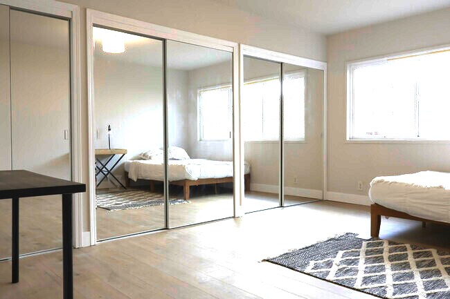 Building Photo - 1375 Keniston Ave