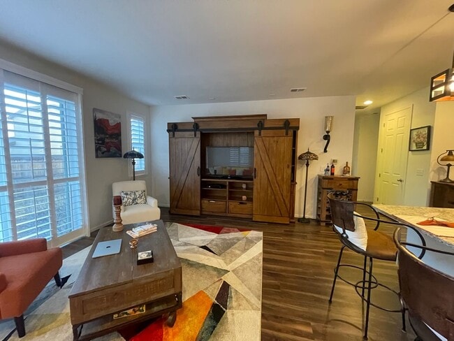 Building Photo - Beautiful Fully Furnished Home