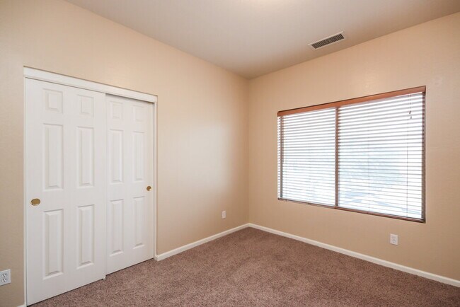 Building Photo - 2075 S Illinois Pl