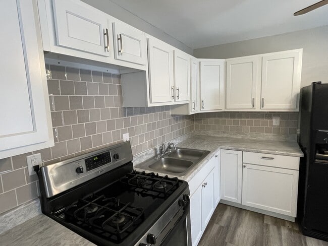 Building Photo - 2803 Marigold Ave