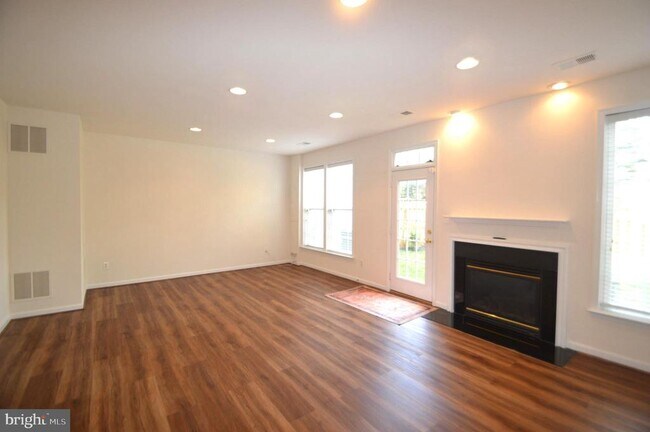 Building Photo - 24600 Siltstone Square