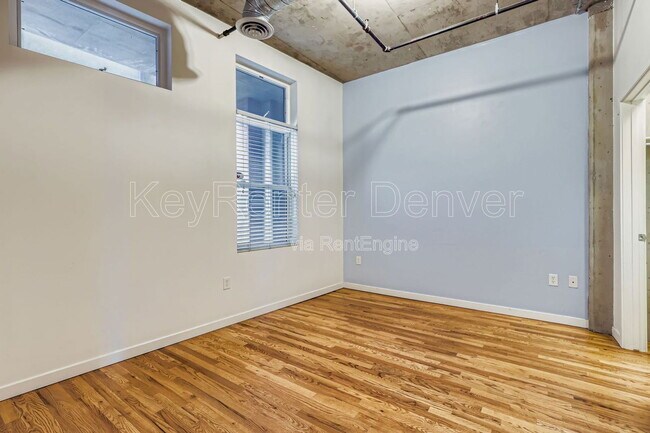Building Photo - 3201 Shoshone St