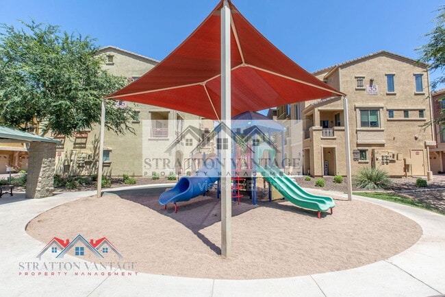 Building Photo - 900 S 94th St