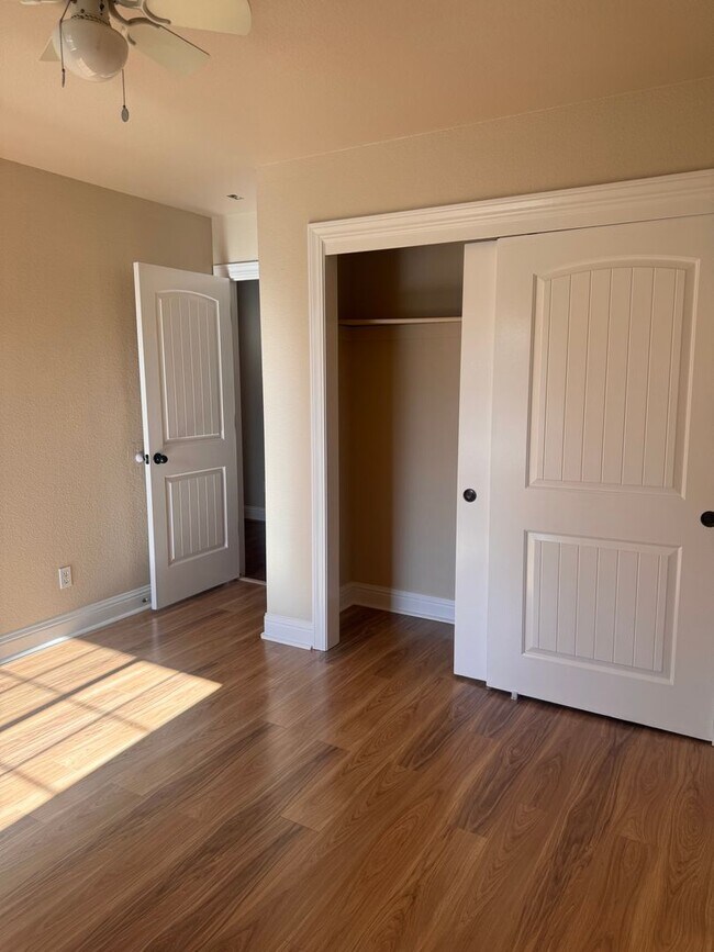 Building Photo - Charming 3 Bed/ 2 Bath Home. AVAILABLE NOW!!!!