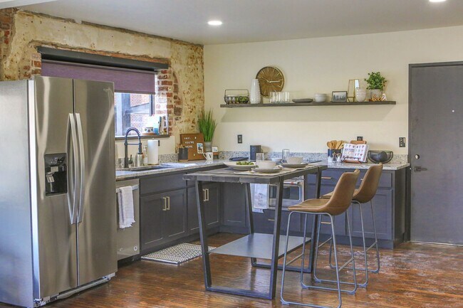 Interior Photo - Velencia Apartments