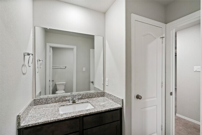 Building Photo - 25738 Boxwood Hedge Ln