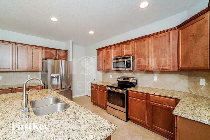 Building Photo - 3014 Night Flight