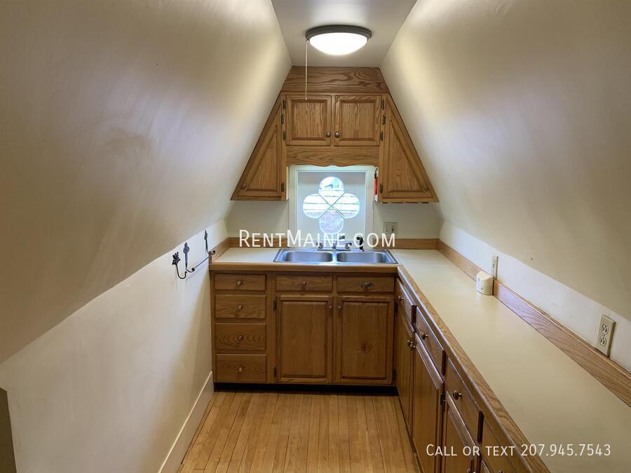 Building Photo - 67 Pine St