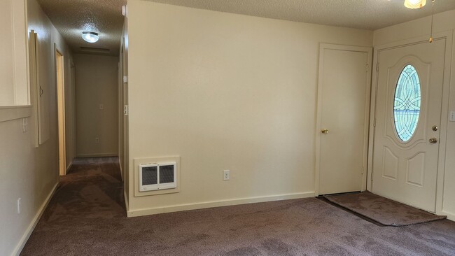 Building Photo - Steilacoom 4 Bedroom + Bonus Room!