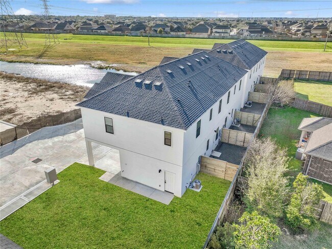 Building Photo - 3210 Frying Pan Pl