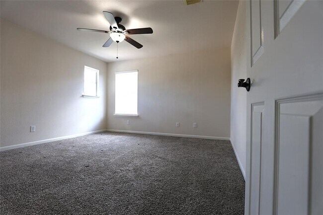 Building Photo - 15215 Possumwood Dr