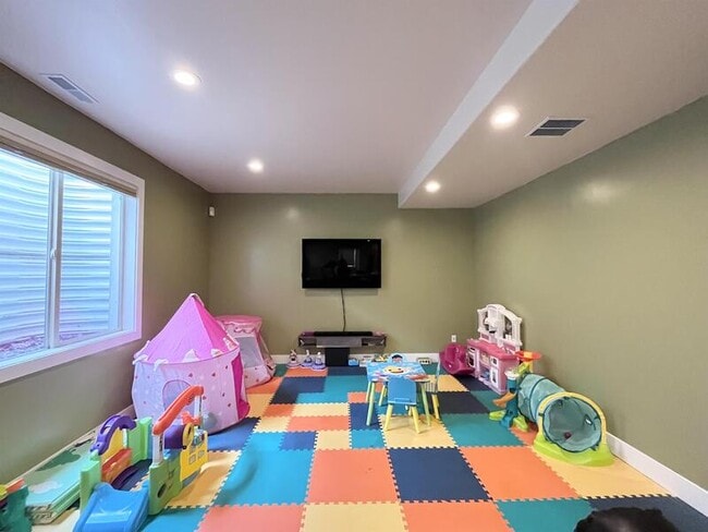 Building Photo - 2035 Quartzridge Dr