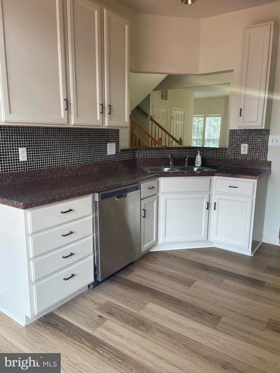 Building Photo - 5 Bridle Ct