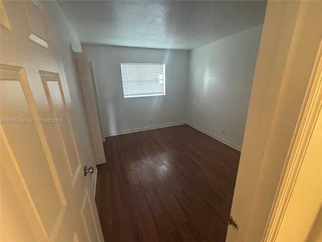 Building Photo - 300 SW 4th Ct