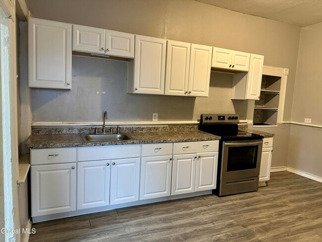 Building Photo - 71 Watervliet Ave