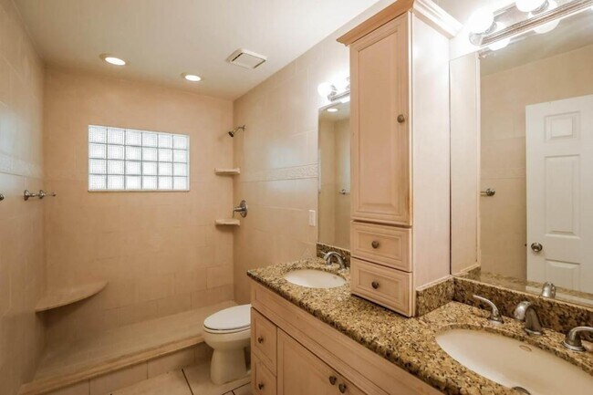 Building Photo - 5148 NW 47th Ave