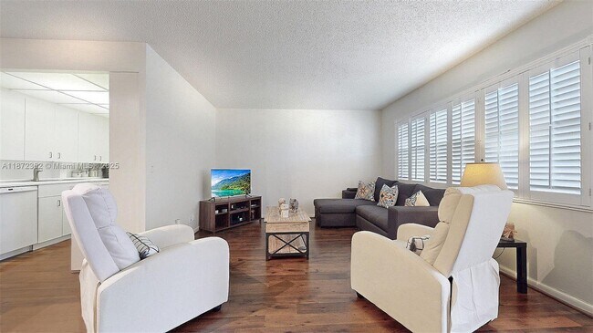 Building Photo - 4047 Rexford A