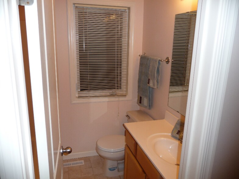 Building Photo - 1230 Stoughton Ave