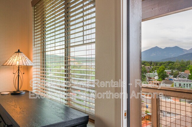 Building Photo - 207 S Beaver St