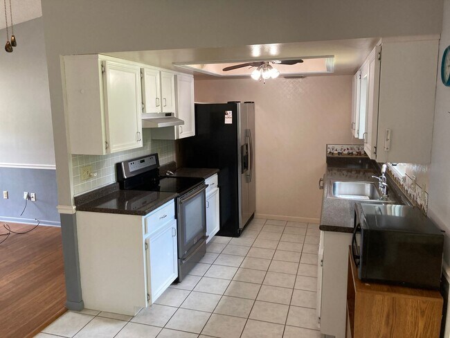 Building Photo - 8278 SW 105th Pl