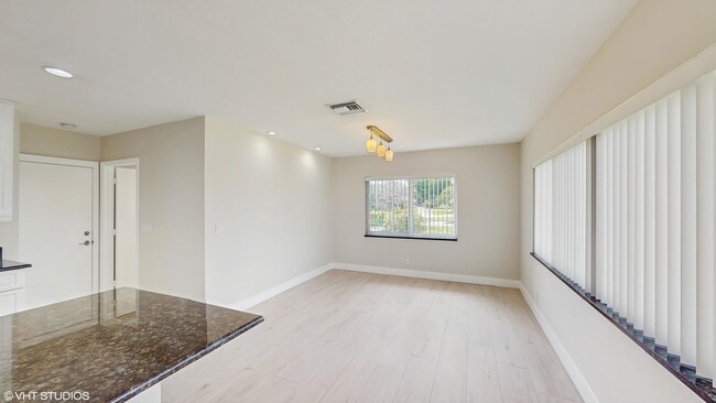 Building Photo - 221 Sudbury Dr